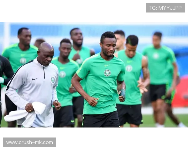 安哥拉队非洲杯崭露头角，顽强拼搏展现非洲足球新力量